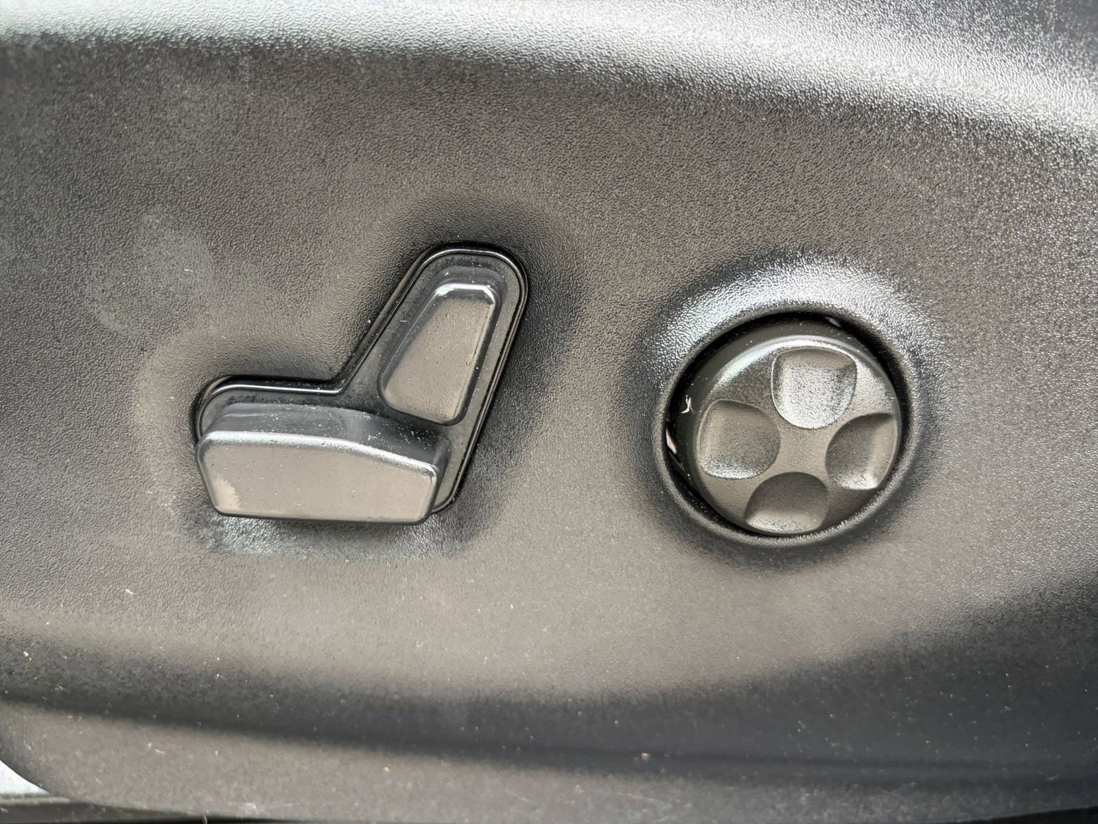 Used 2025 Chrysler Pacifica Limited image 22