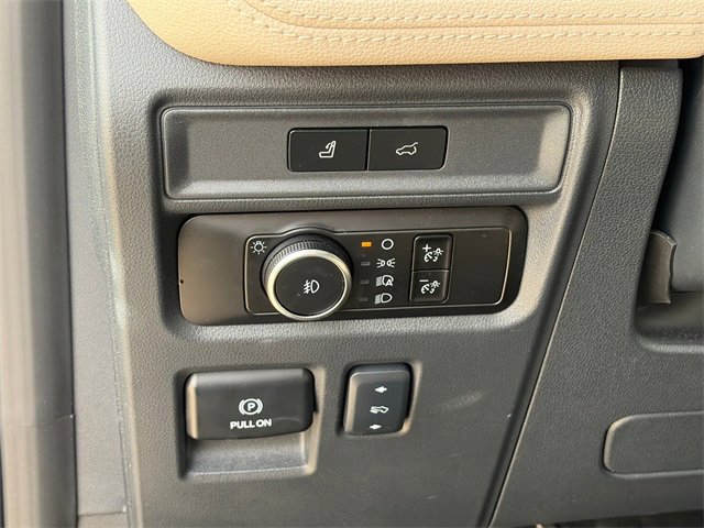 Used 2024 Ford Expedition Limited image 20