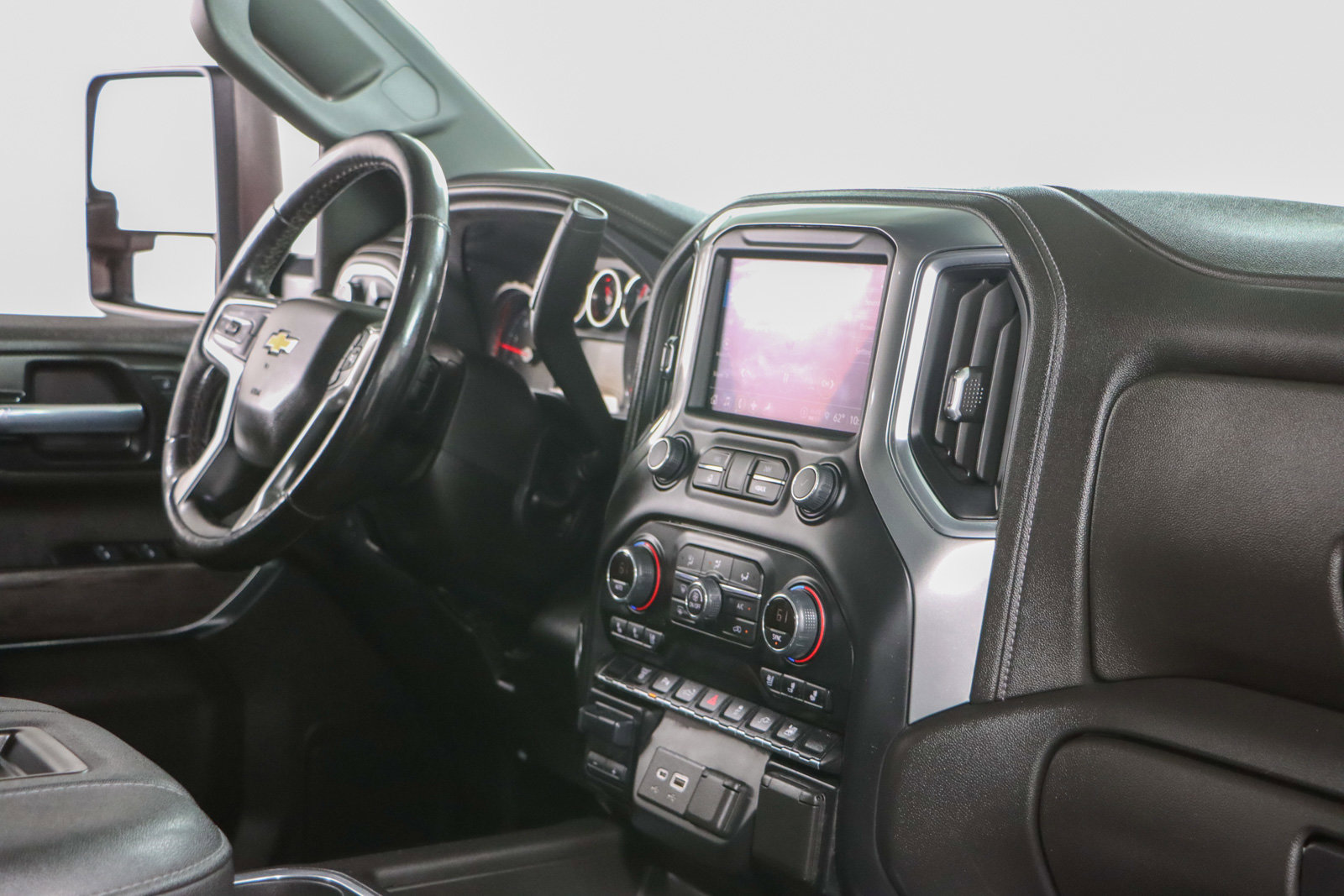 Used 2022 Chevrolet Silverado 2500 LTZ w/ LTZ Plus Package image 28