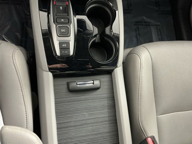 Used 2016 Honda Pilot Elite image 32