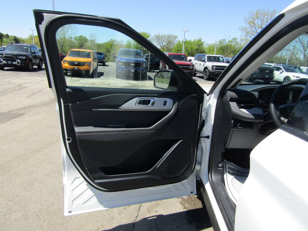 New 2026 Ford Explorer Active AWD/4WD image 23
