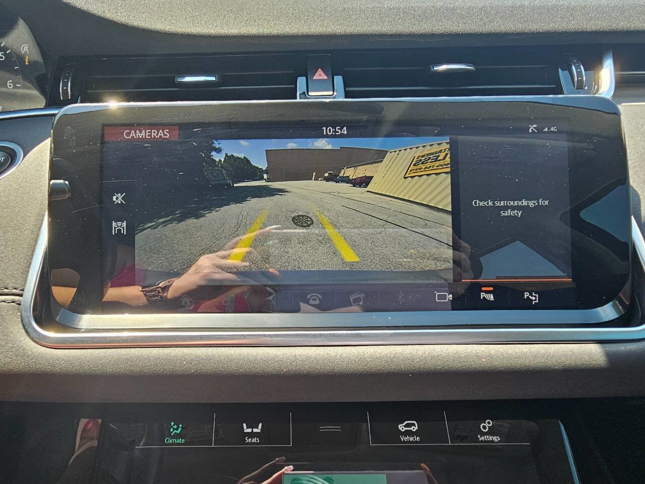 Used 2020 Land Rover Range Rover Evoque SE image 26