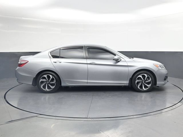 Used 2017 Honda Accord EX image 3