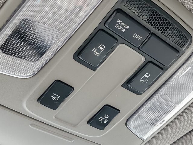Used 2020 Kia Sedona EX FWD image 24