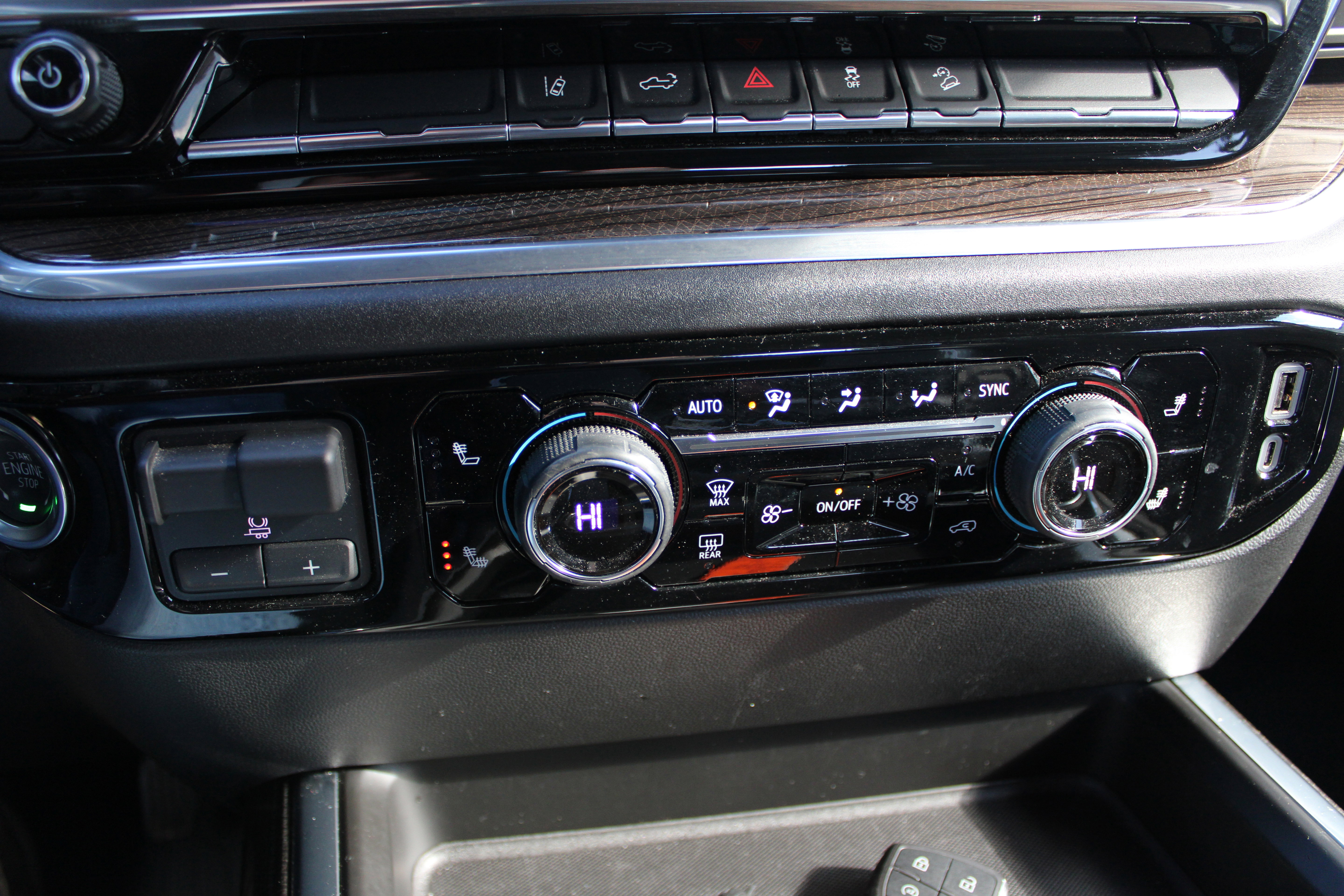 Used 2024 Chevrolet Silverado 2500 LT image 21