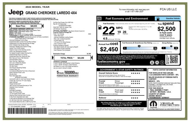 Used 2024 Jeep Grand Cherokee Laredo w/ Trailer Tow Package AWD/4WD image 3