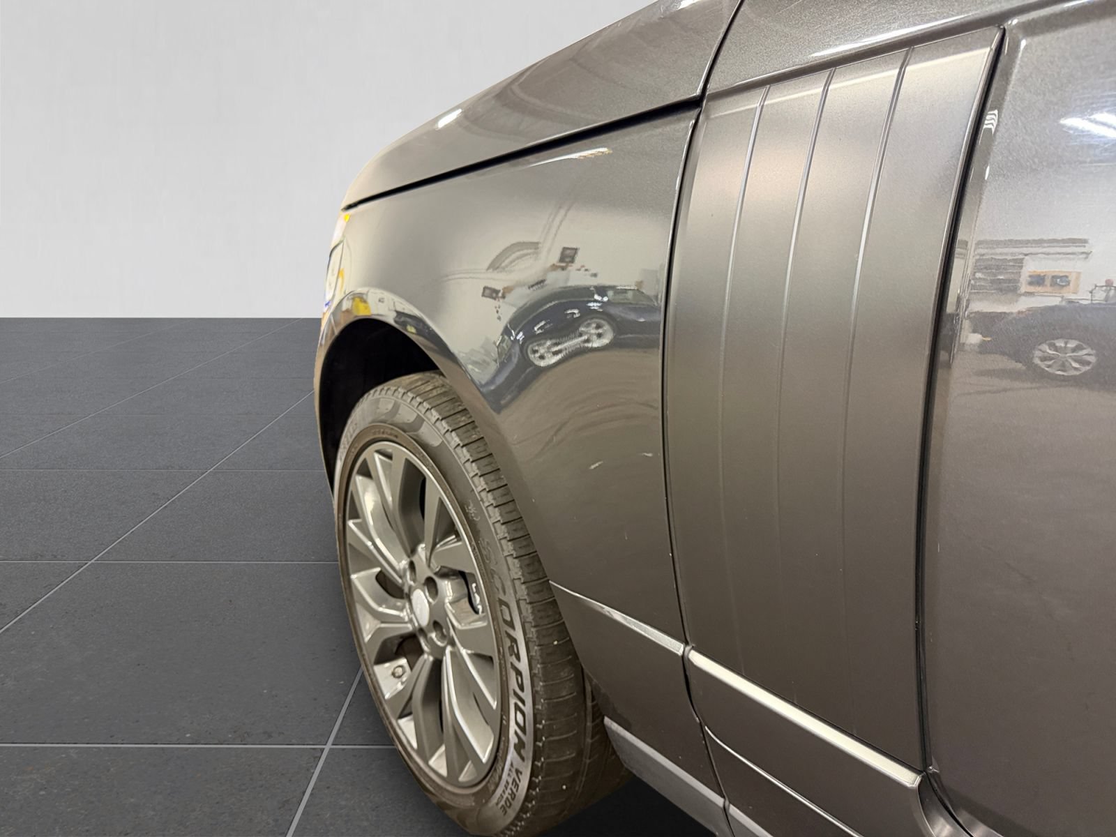 Used 2018 Land Rover Range Rover Supercharged AWD/4WD image 39