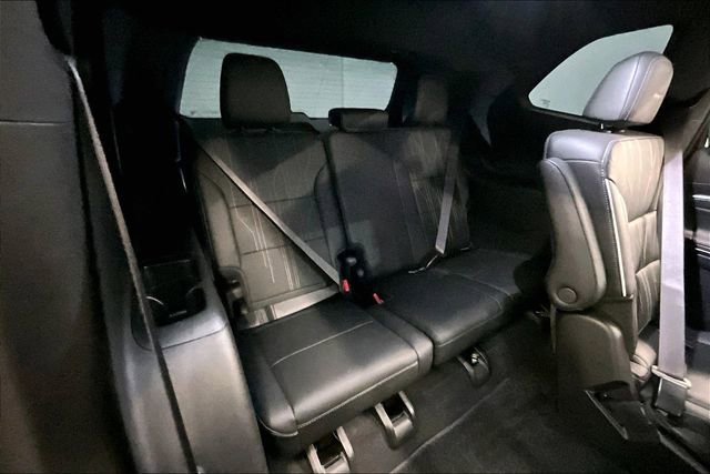 Used 2025 Buick Enclave Avenir FWD image 32