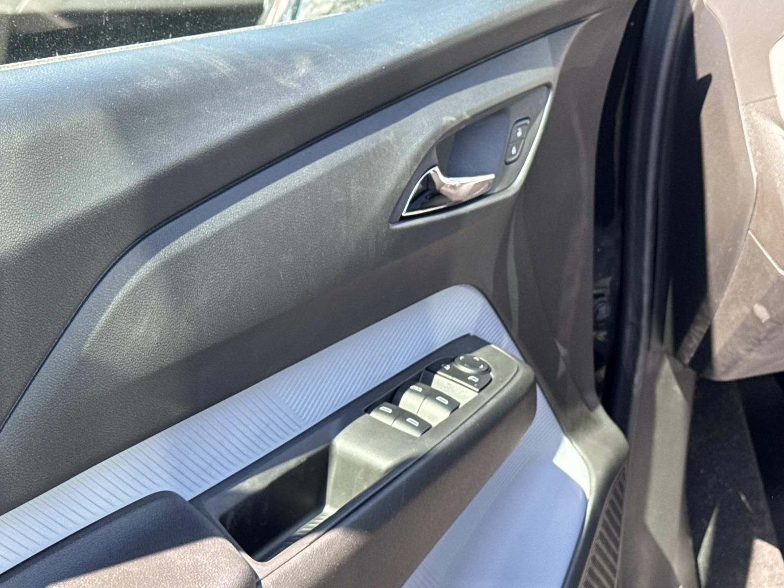New 2027 Chevrolet Bolt LT w/ Comfort Package FWD image 16
