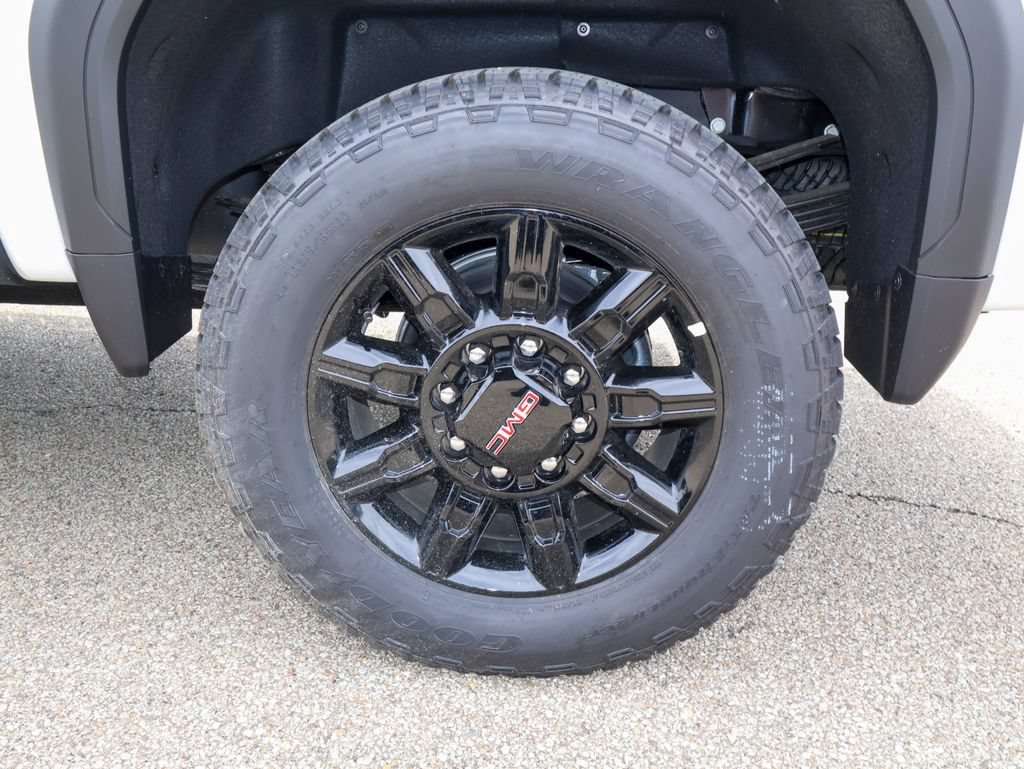 New 2026 GMC Sierra 2500 AT4 w/ AT4 Premium Plus Package AWD/4WD image 39
