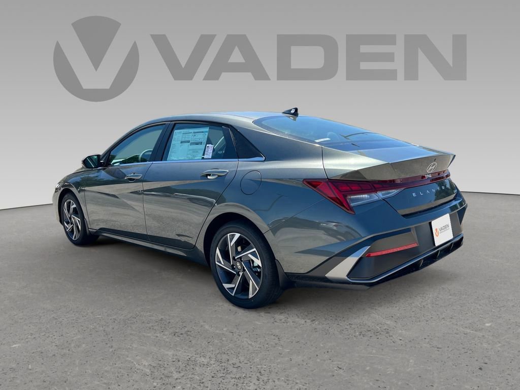 New 2025 Hyundai Elantra Limited image 3