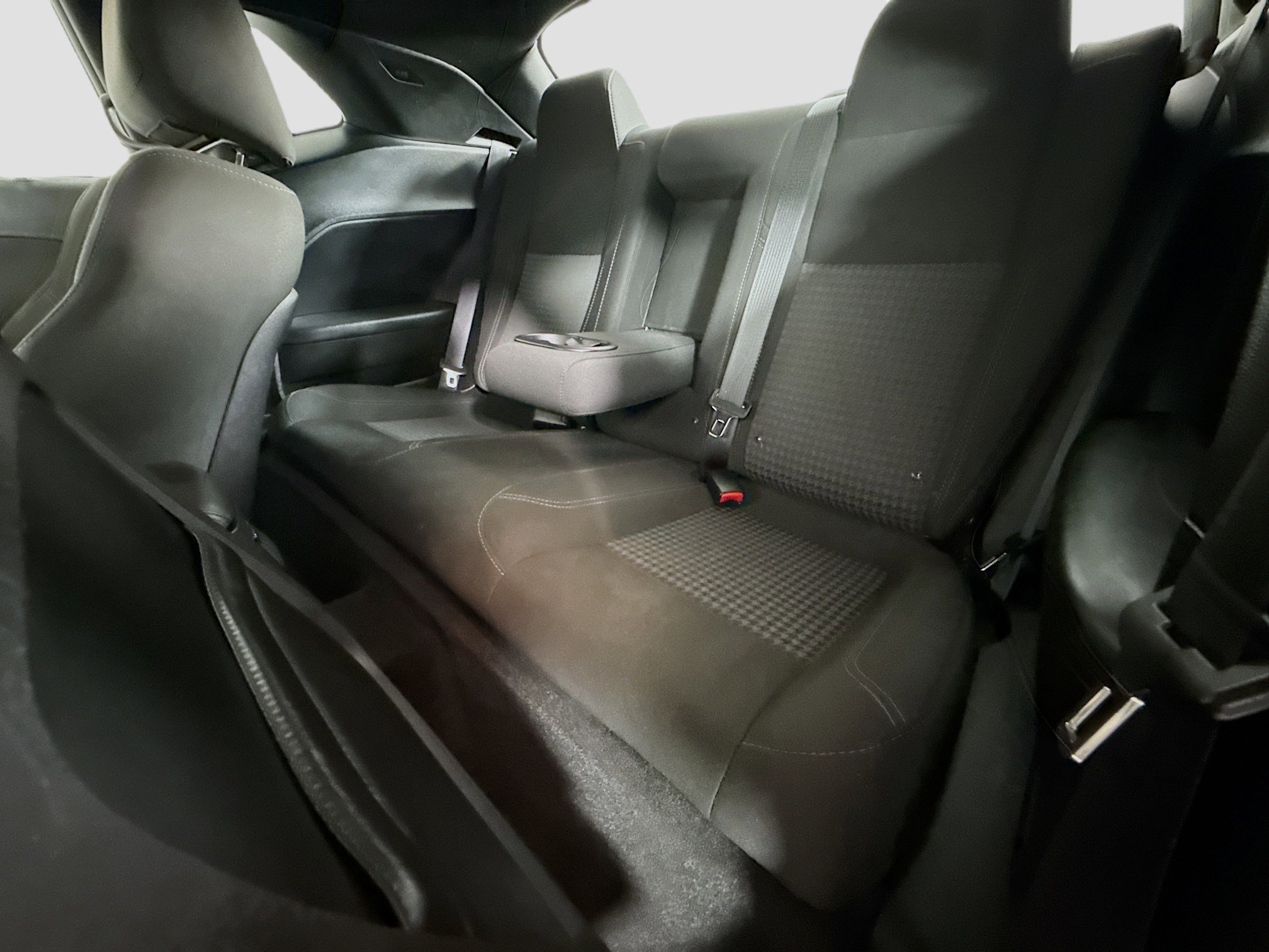 Used 2016 Dodge Challenger SXT image 24