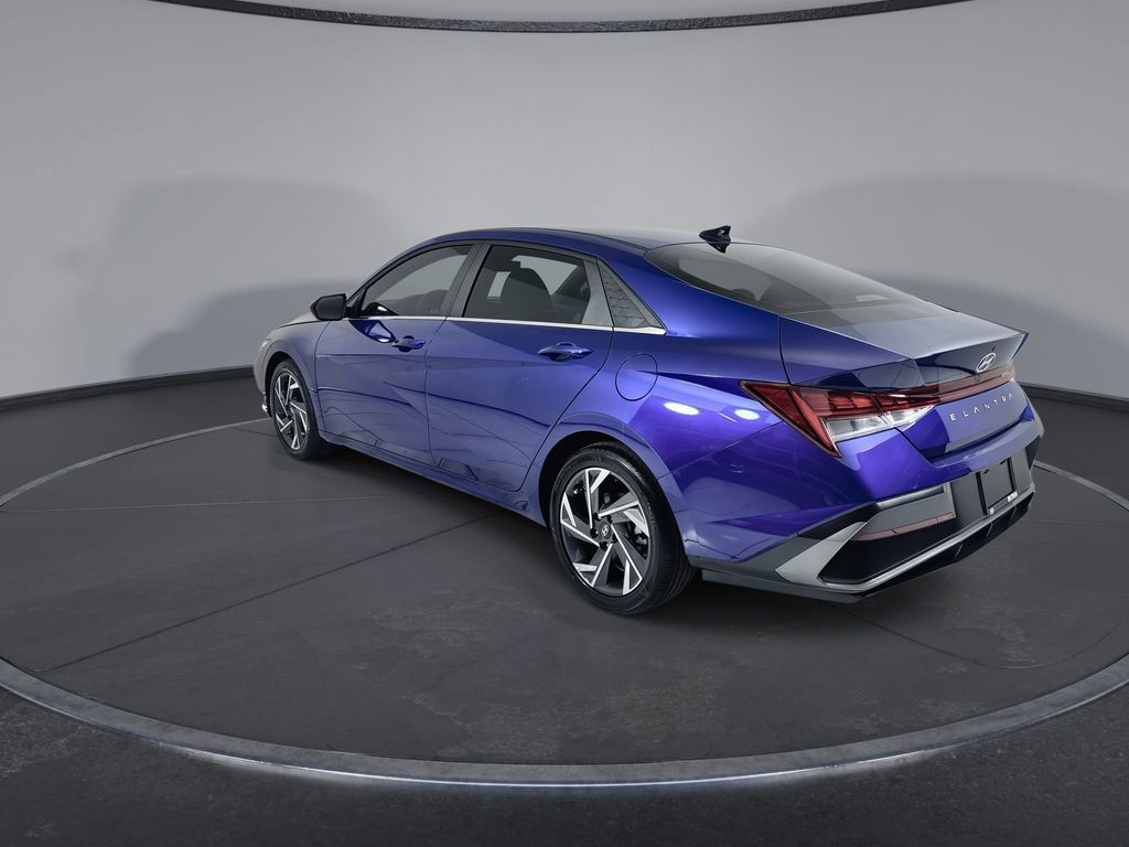 New 2025 Hyundai Elantra SEL w/ Cargo Package FWD image 6