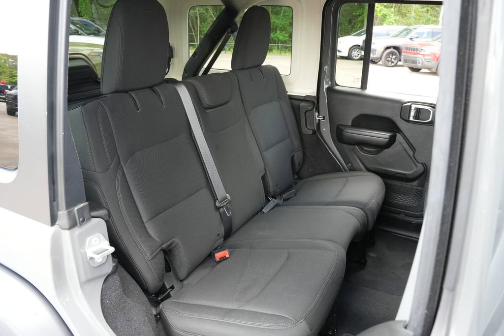 Used 2018 Jeep Wrangler Unlimited Sport S AWD/4WD image 20