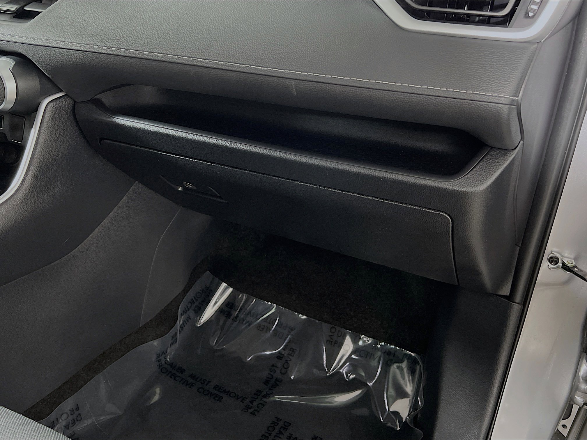 Used 2025 Toyota RAV4 XLE AWD/4WD image 35