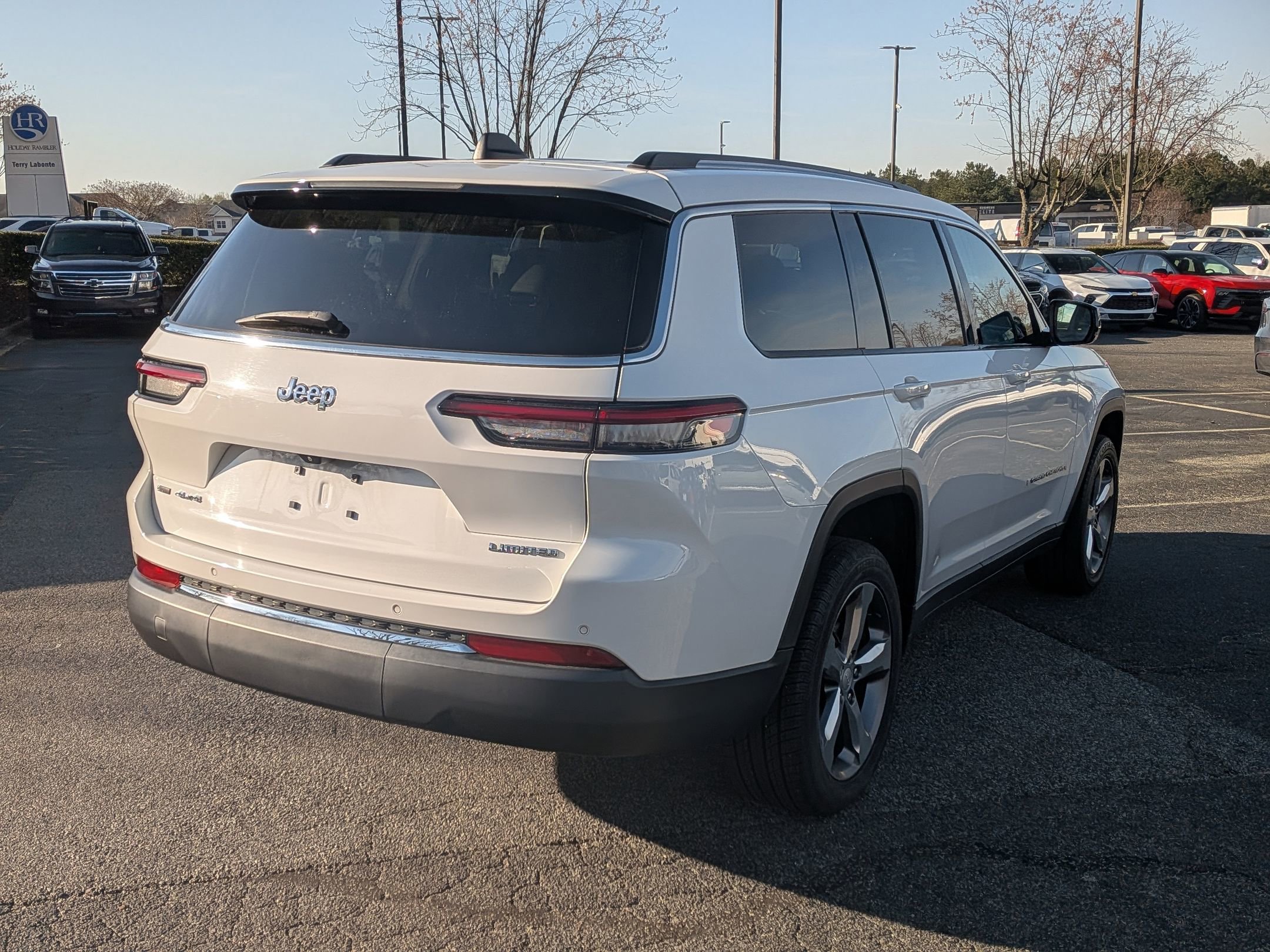 Used 2022 Jeep Grand Cherokee L Limited image 9