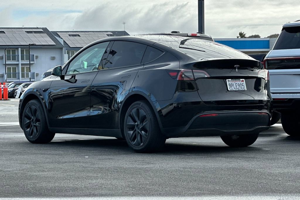 Used 2024 Tesla Model Y Long Range RWD image 6