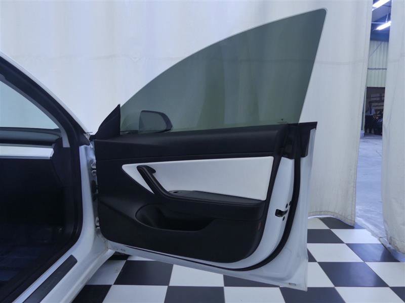 Used 2020 Tesla Model 3 Performance image 25