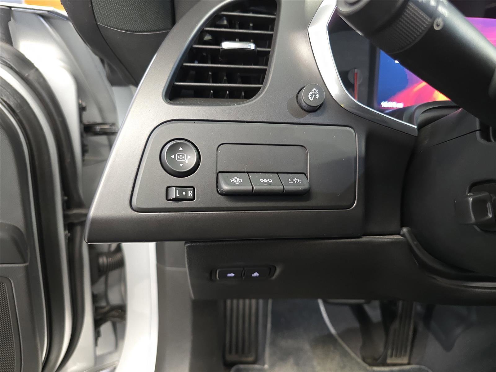 Used 2015 Chevrolet Corvette Z06 w/ 2LZ Preferred Equipment Group image 22