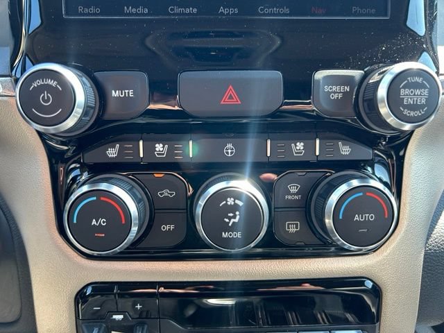 Used 2019 RAM 1500 Laramie AWD/4WD image 23