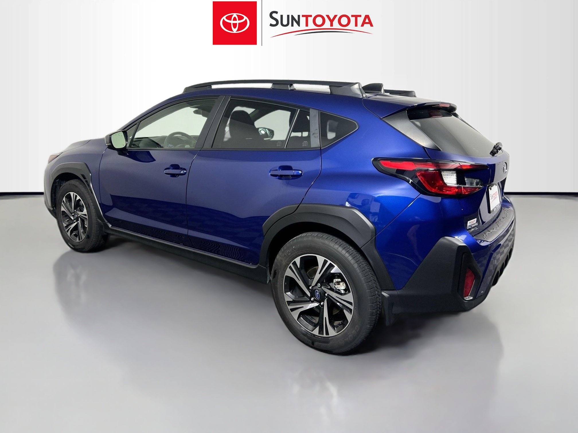 Used 2025 Subaru Crosstrek 2.5i Premium AWD/4WD image 2