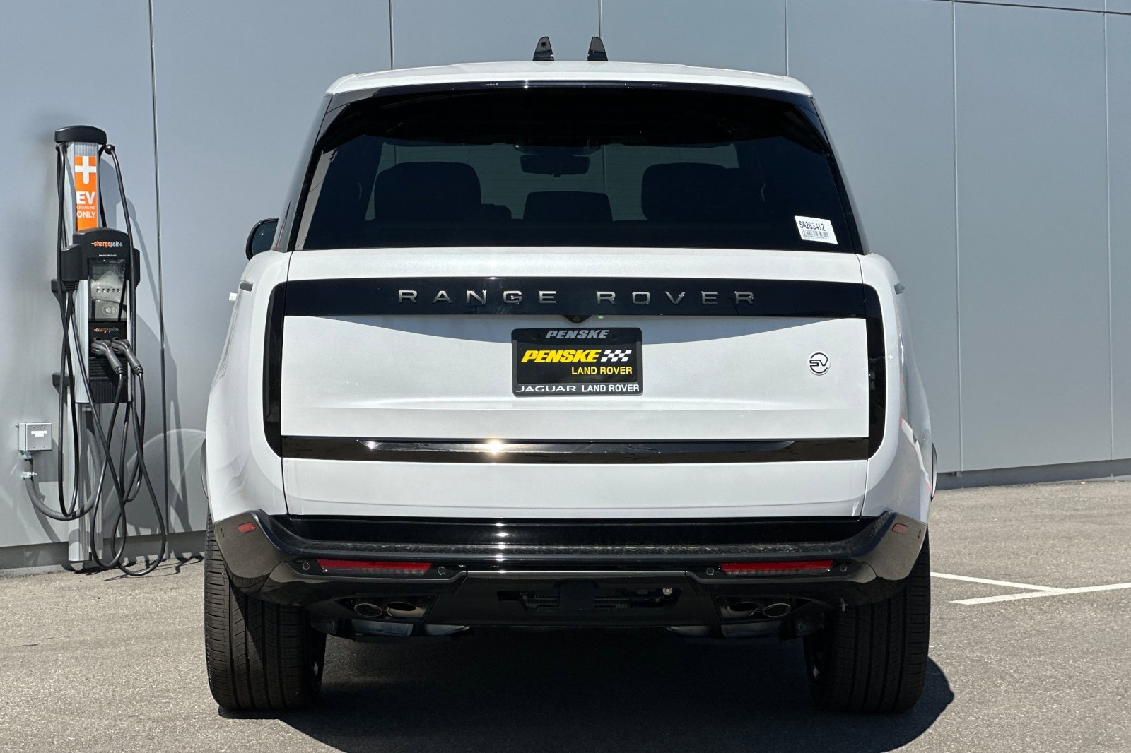 New 2025 Land Rover Range Rover SV image 4