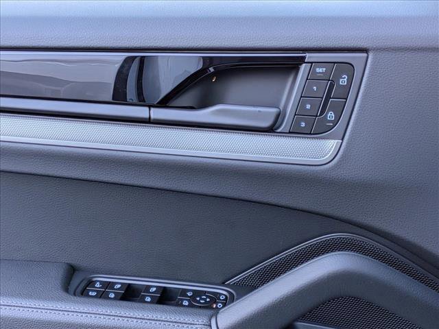 New 2026 Porsche Cayenne E-Hybrid image 13