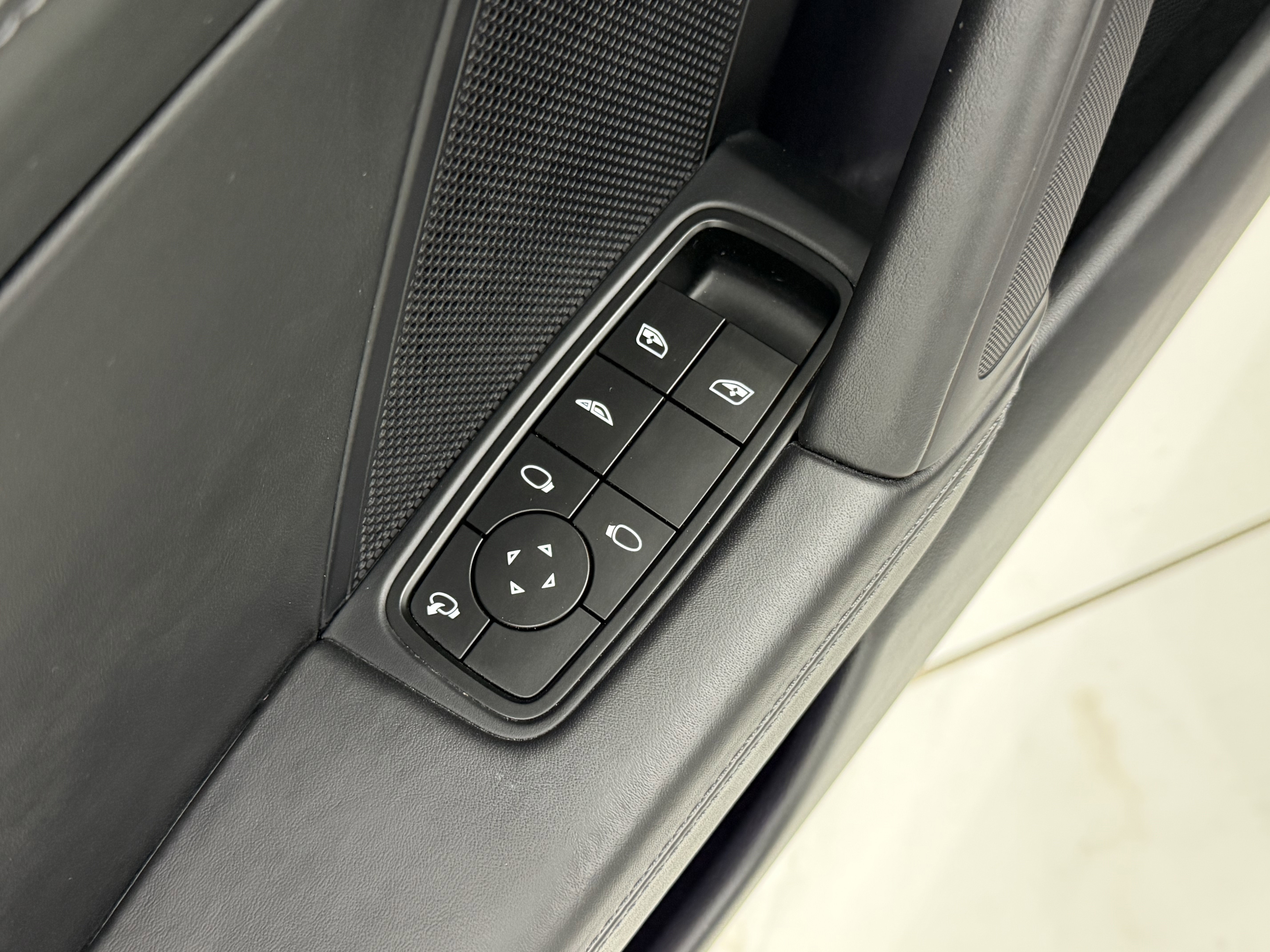 Certified 2022 Porsche 911 Carrera GTS image 30