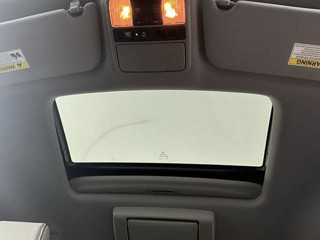 Used 2022 Honda Odyssey Elite image 35