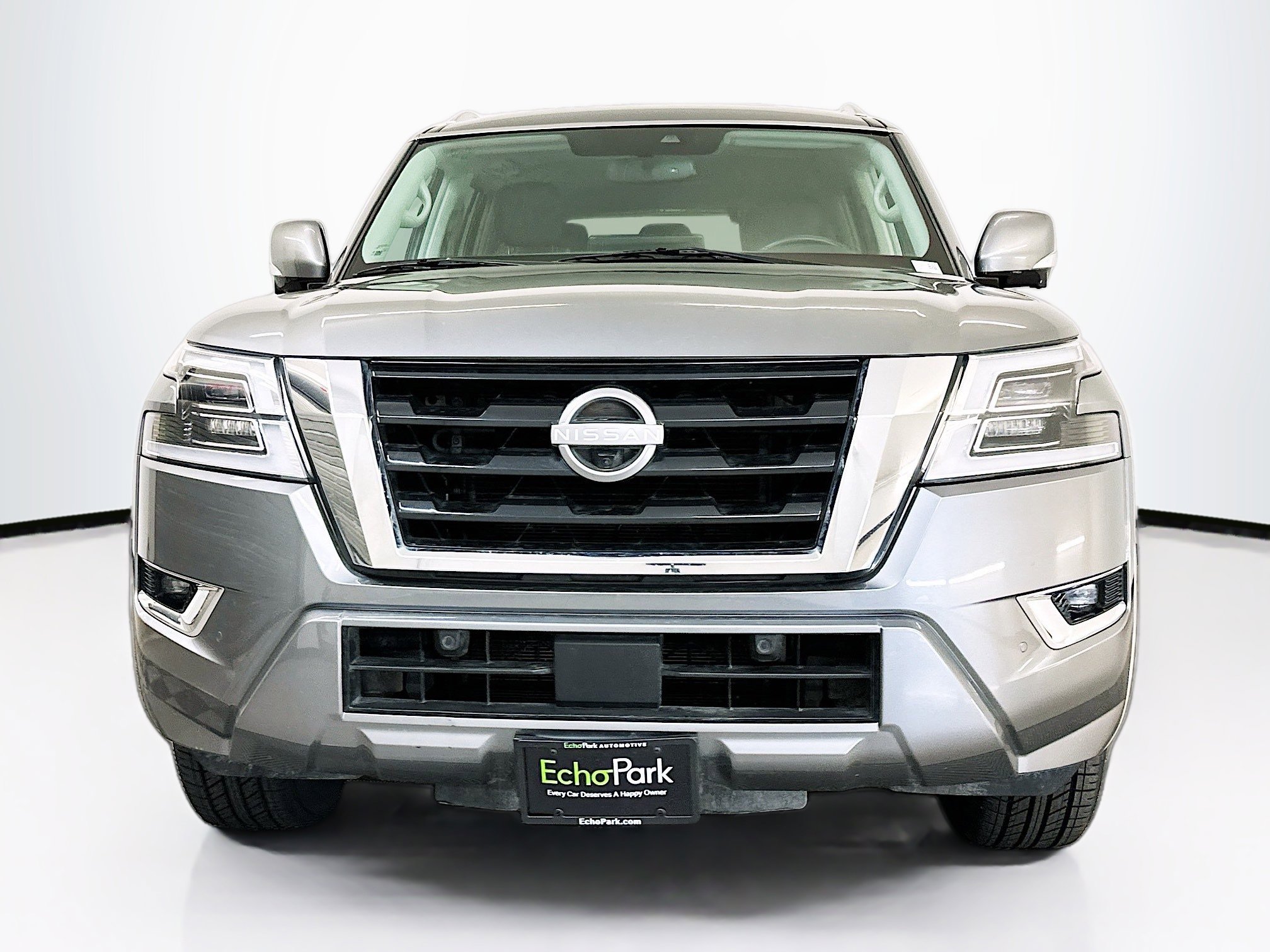 Used 2024 Nissan Armada SL AWD/4WD image 2