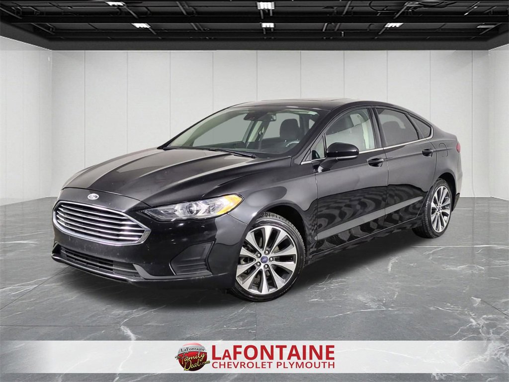 Used 2020 Ford Fusion SE image 1