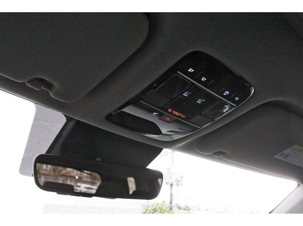 Certified 2025 Hyundai Santa Fe Limited AWD/4WD image 27