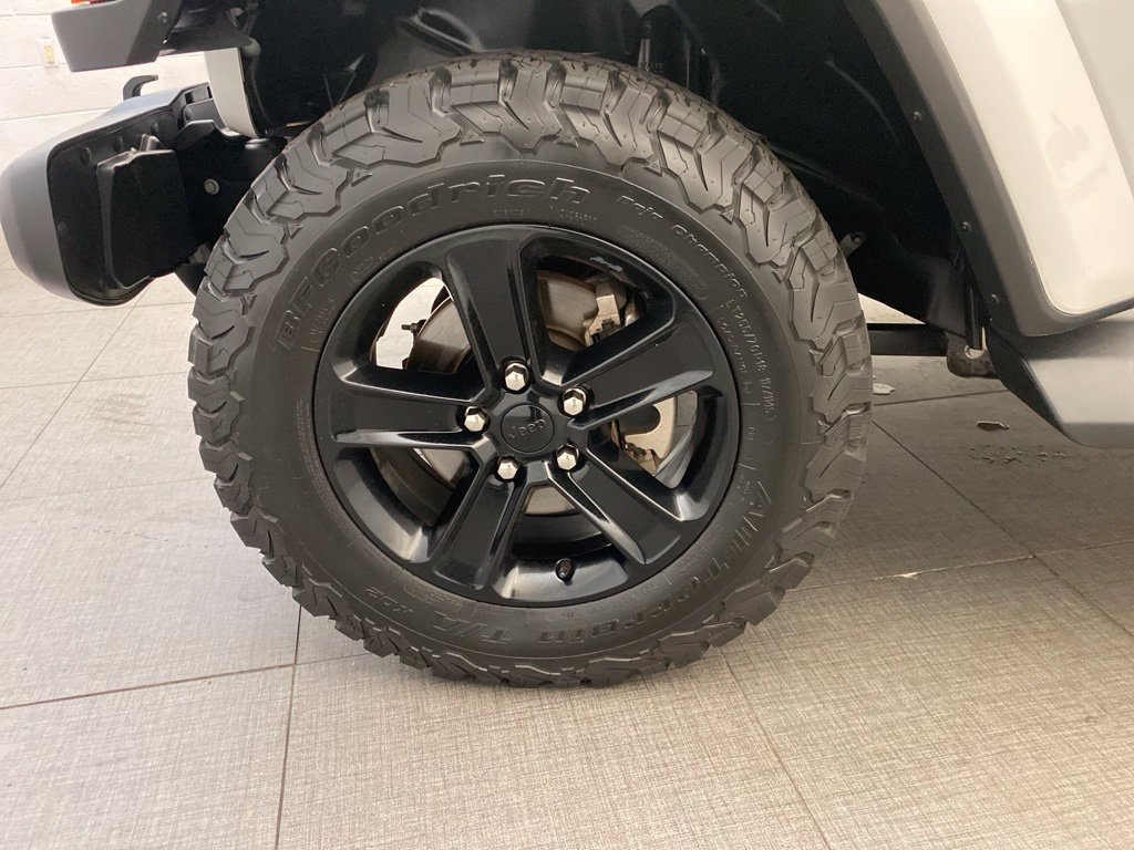 Used 2019 Jeep Wrangler Unlimited Sahara AWD/4WD image 8