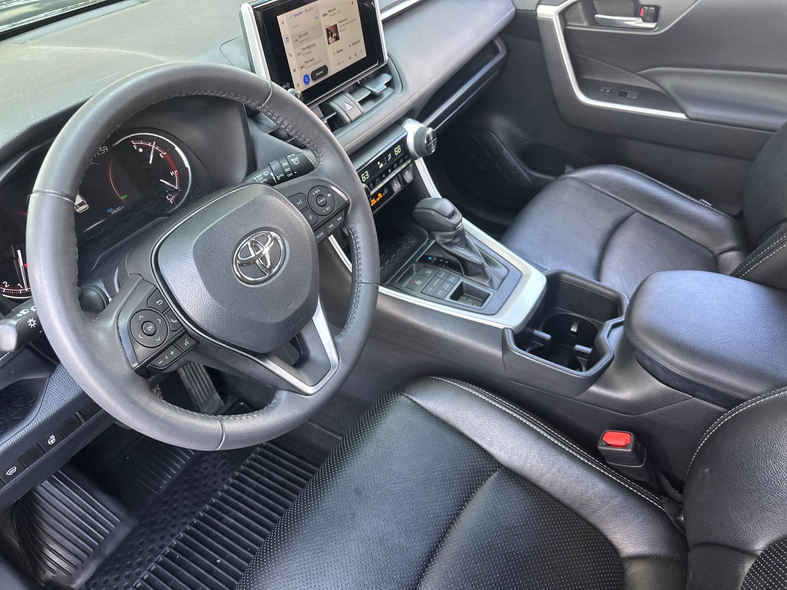 Used 2023 Toyota RAV4 XLE w/ XLE Grade Weather Package AWD/4WD image 10