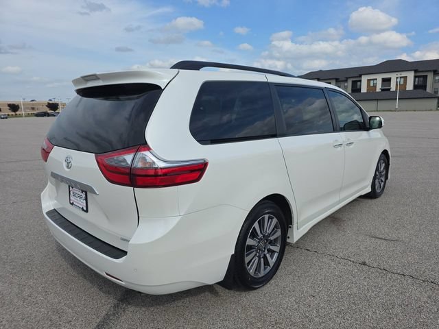 Used 2020 Toyota Sienna Limited Premium FWD image 13