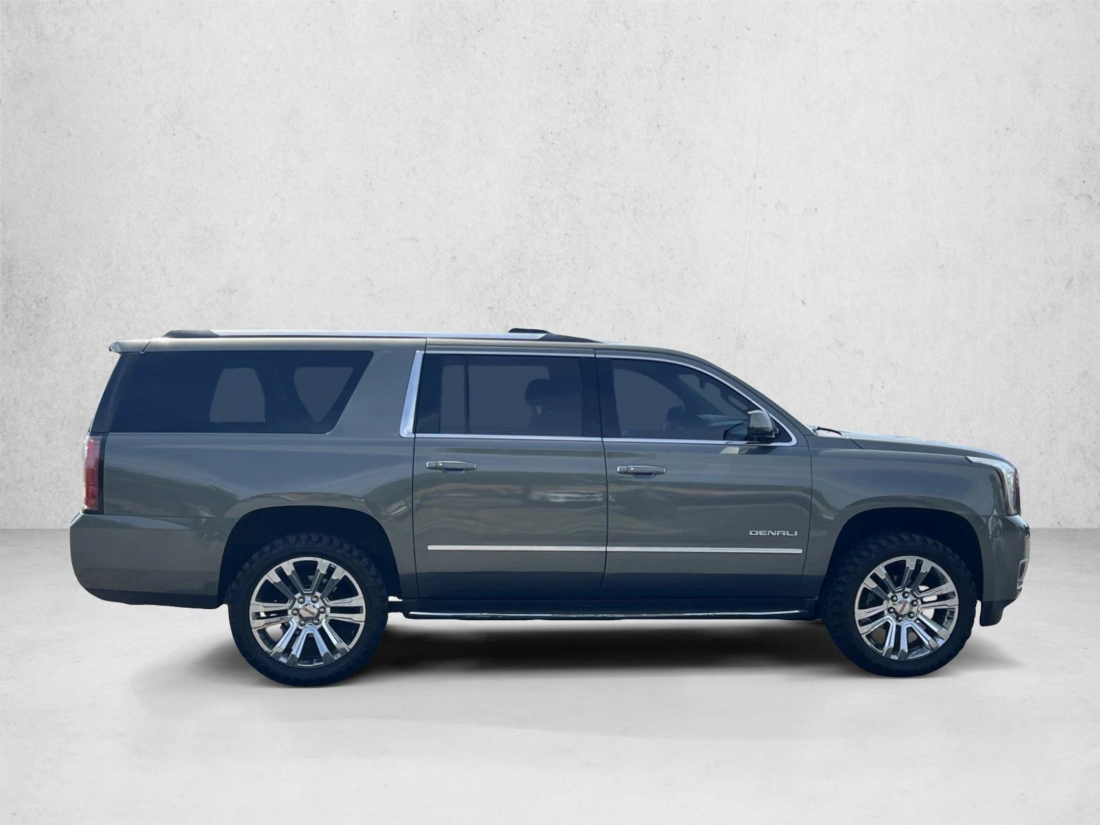 Used 2018 GMC Yukon XL Denali AWD/4WD image 4