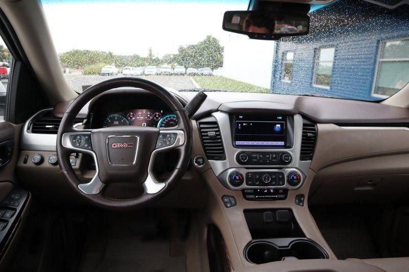 Used 2017 GMC Yukon SLT w/ Open Road Package image 10
