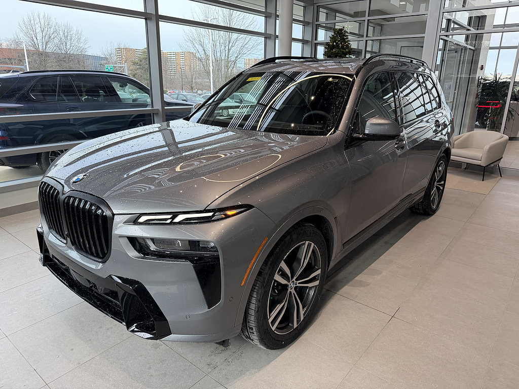 New 2026 BMW X7 xDrive40i w/ M Sport Package AWD/4WD image 3