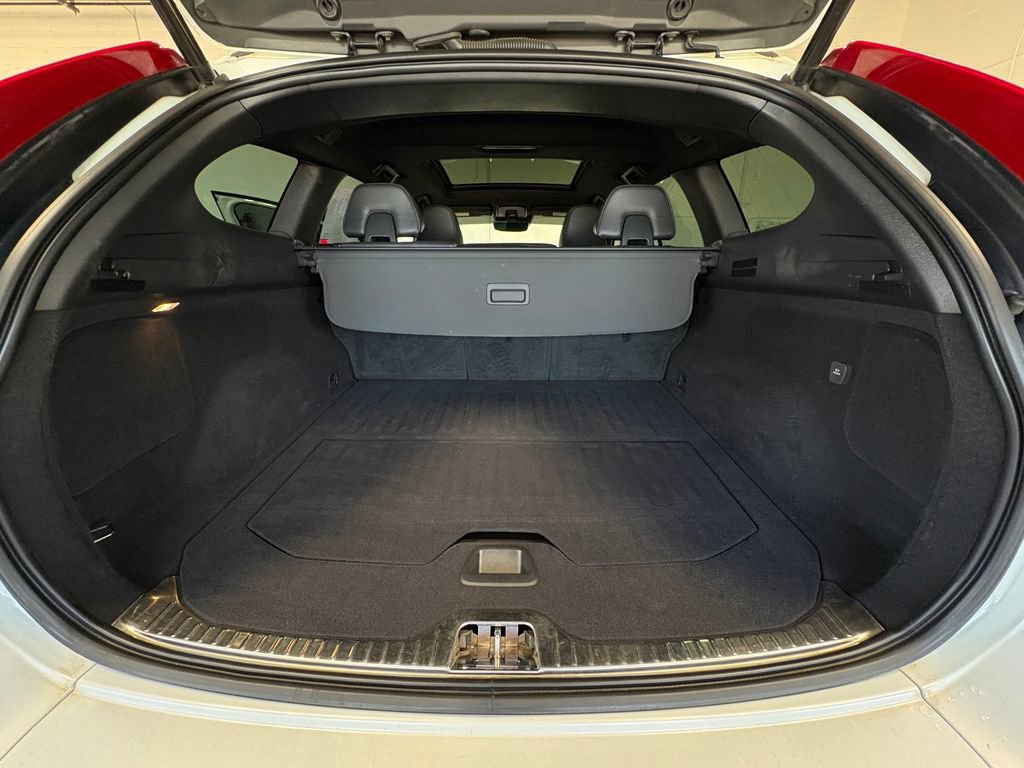 Used 2017 Volvo XC60 T6 R-Design w/ Protection Package image 26