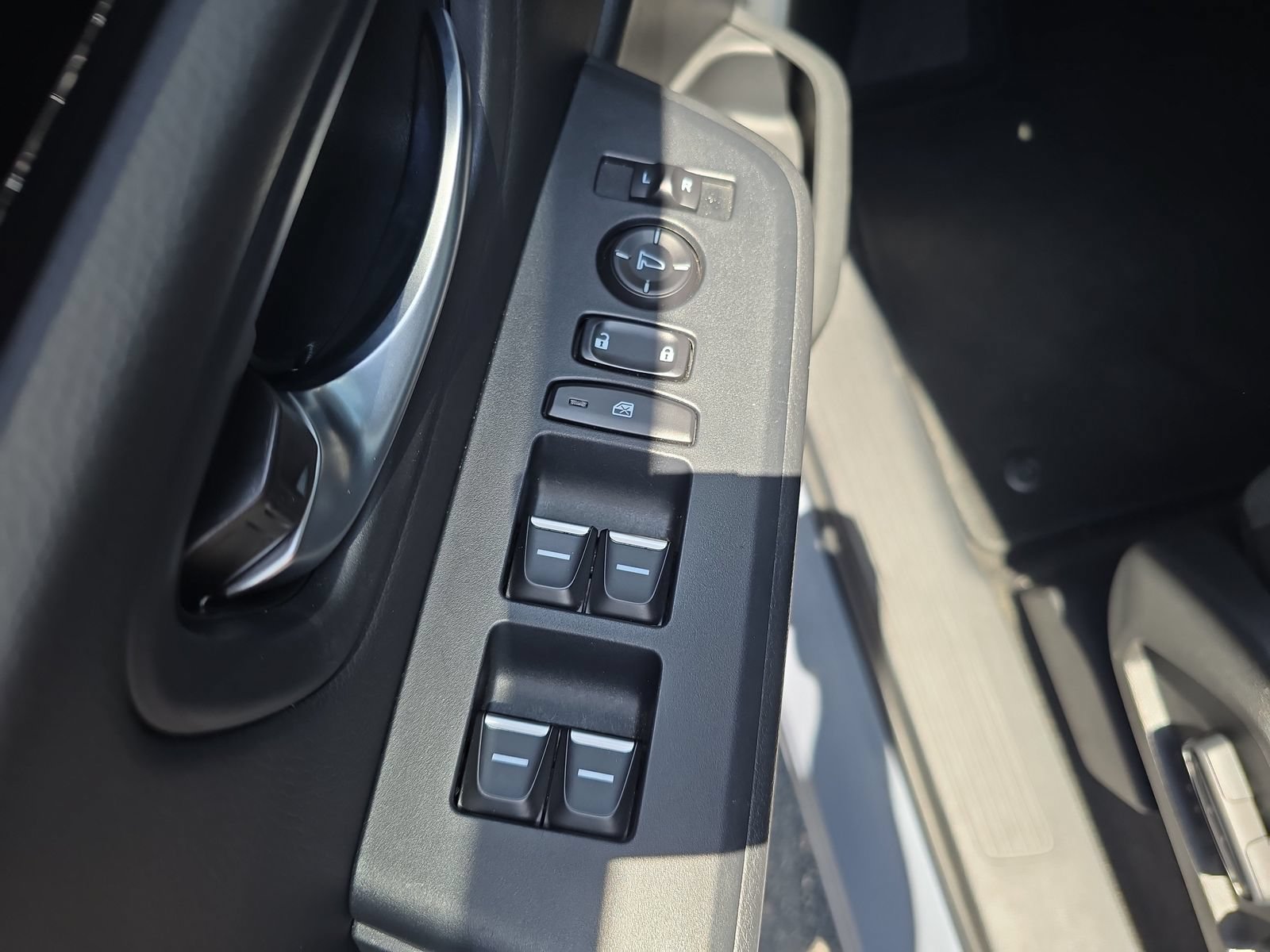 Certified 2025 Honda Pilot Sport image 14