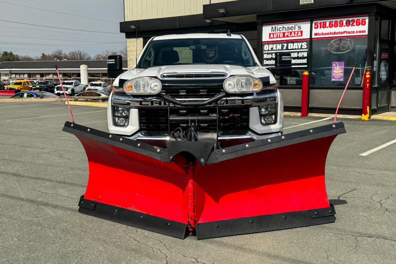 Used 2022 Chevrolet Silverado 3500 LT w/ Convenience Package image 9