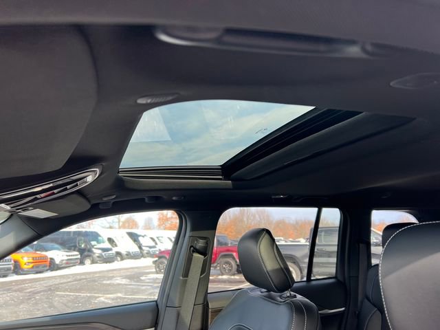 New 2026 Jeep Grand Cherokee Altitude image 7