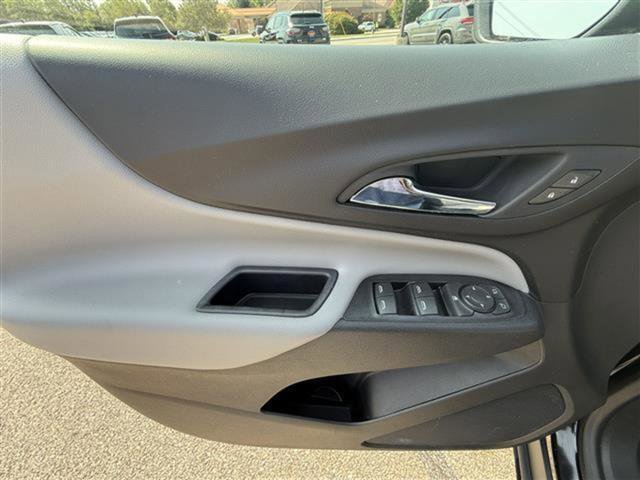 Used 2020 Chevrolet Equinox LS w/ LS Convenience Package image 12