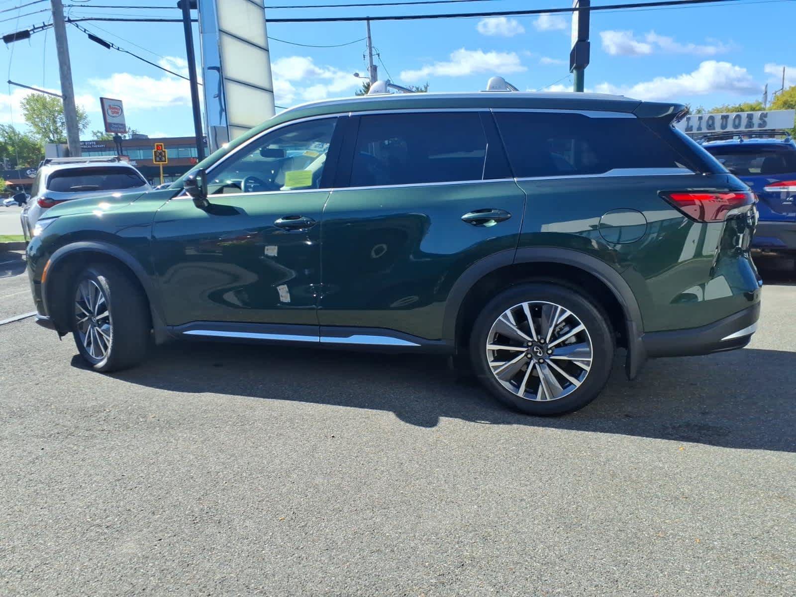 Certified 2026 INFINITI QX60 Luxe w/ Cargo Package AWD/4WD image 8