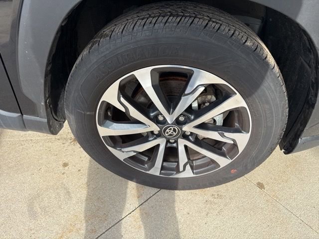 Used 2025 Toyota Corolla Cross XLE image 10