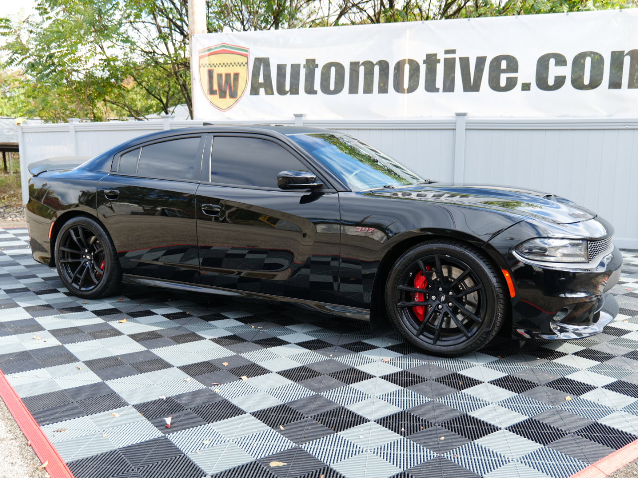Used 2018 Dodge Charger R/T image 3