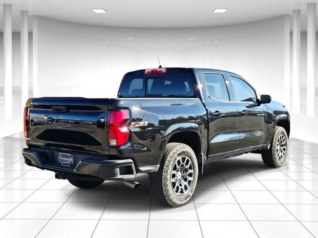 Used 2024 Chevrolet Colorado Z71 w/ Z71 Convenience Package 2 image 3