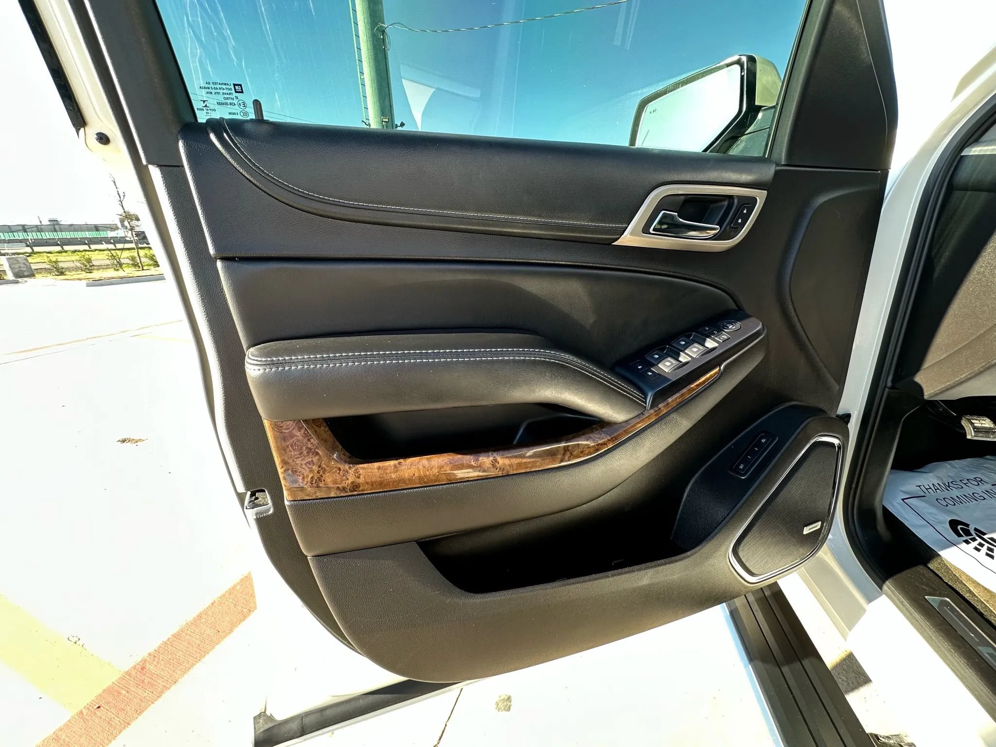 Used 2015 GMC Yukon Denali w/ Premium Package AWD/4WD image 36