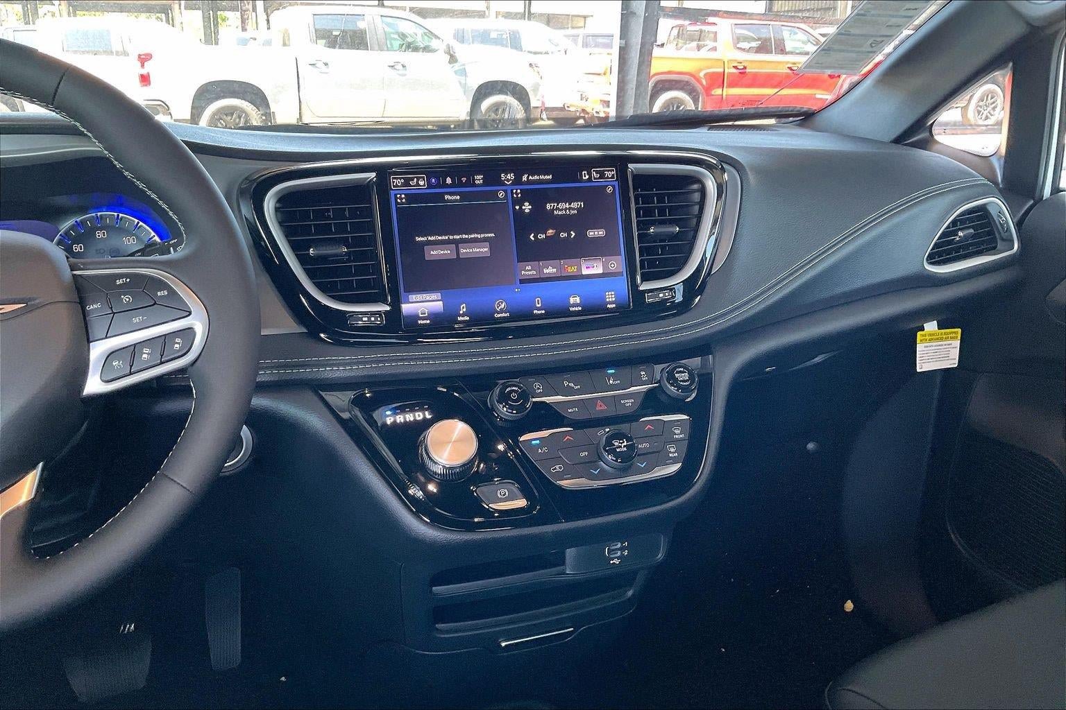 New 2027 Chrysler Pacifica Select FWD image 6