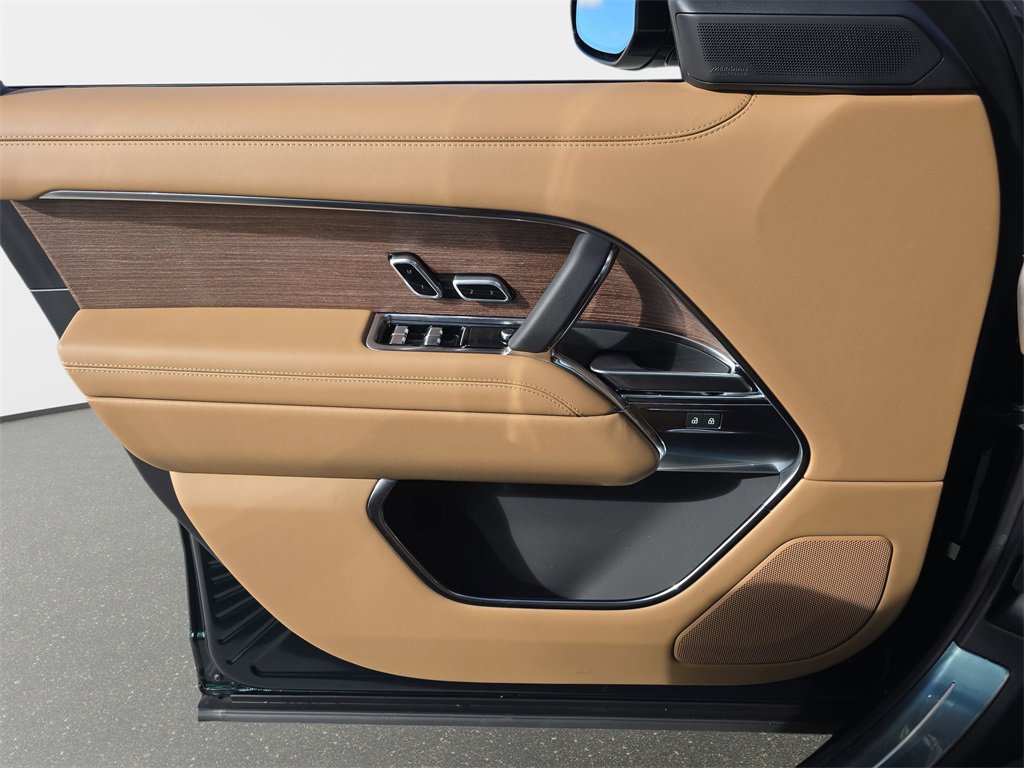 New 2026 Land Rover Range Rover SE image 28